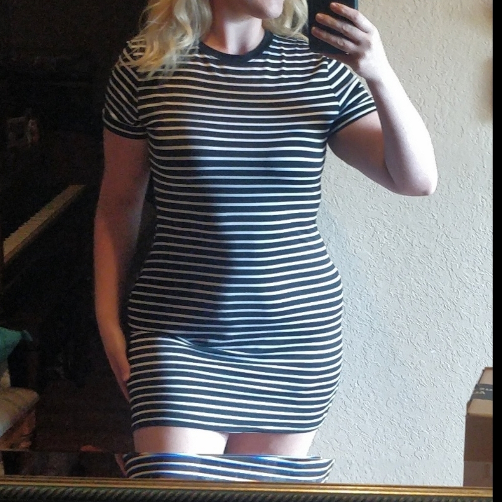 Striped black and white  bodycon dress nwot